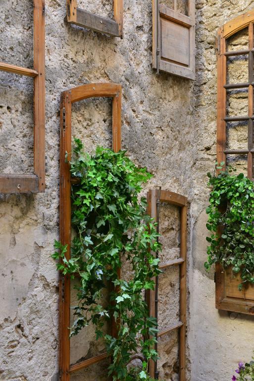 マルセイヤン Rue Galilee Bed & Breakfast エクステリア 写真