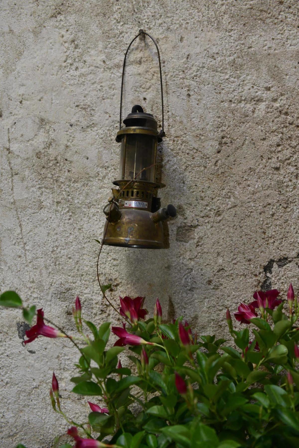 マルセイヤン Rue Galilee Bed & Breakfast エクステリア 写真