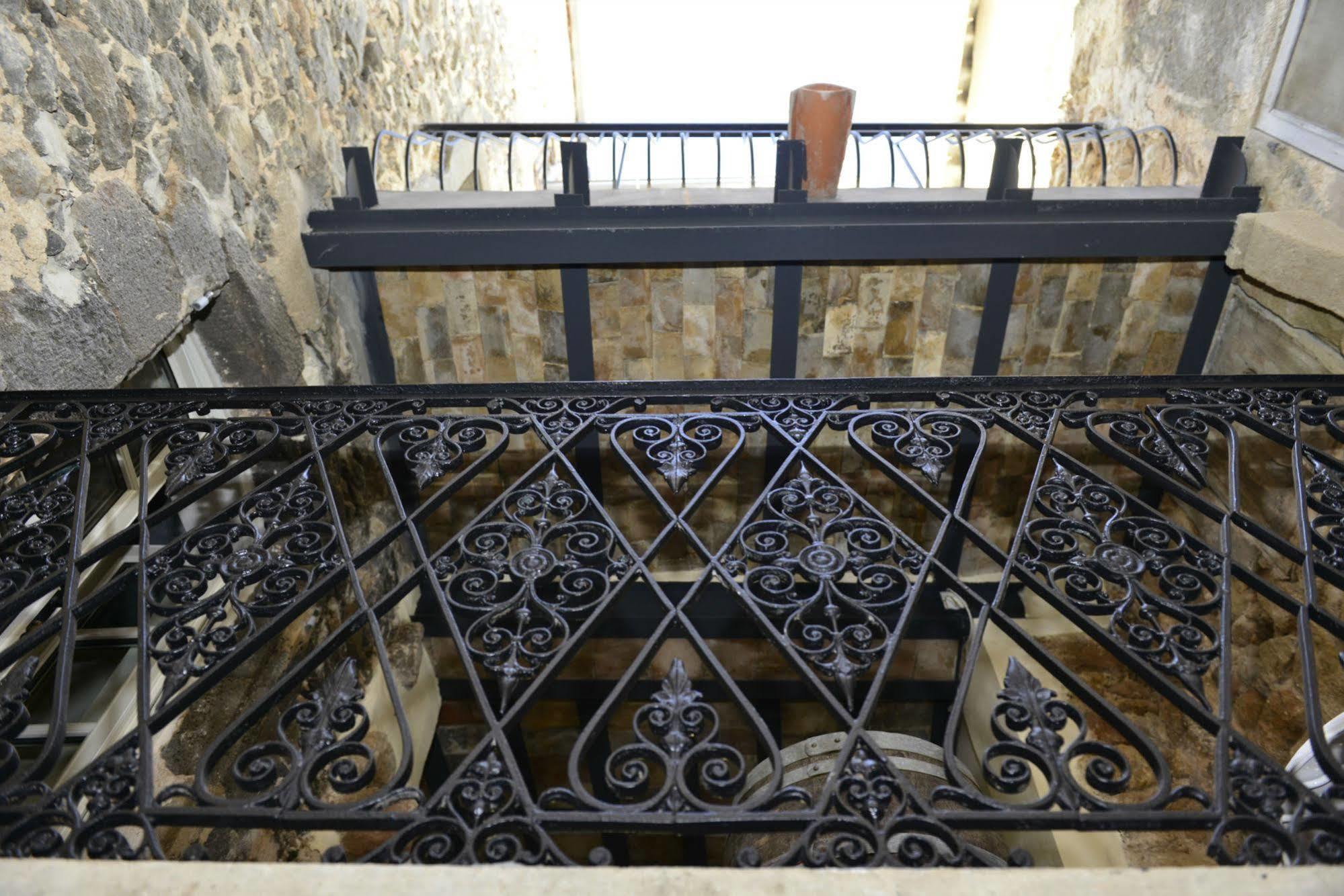 マルセイヤン Rue Galilee Bed & Breakfast エクステリア 写真