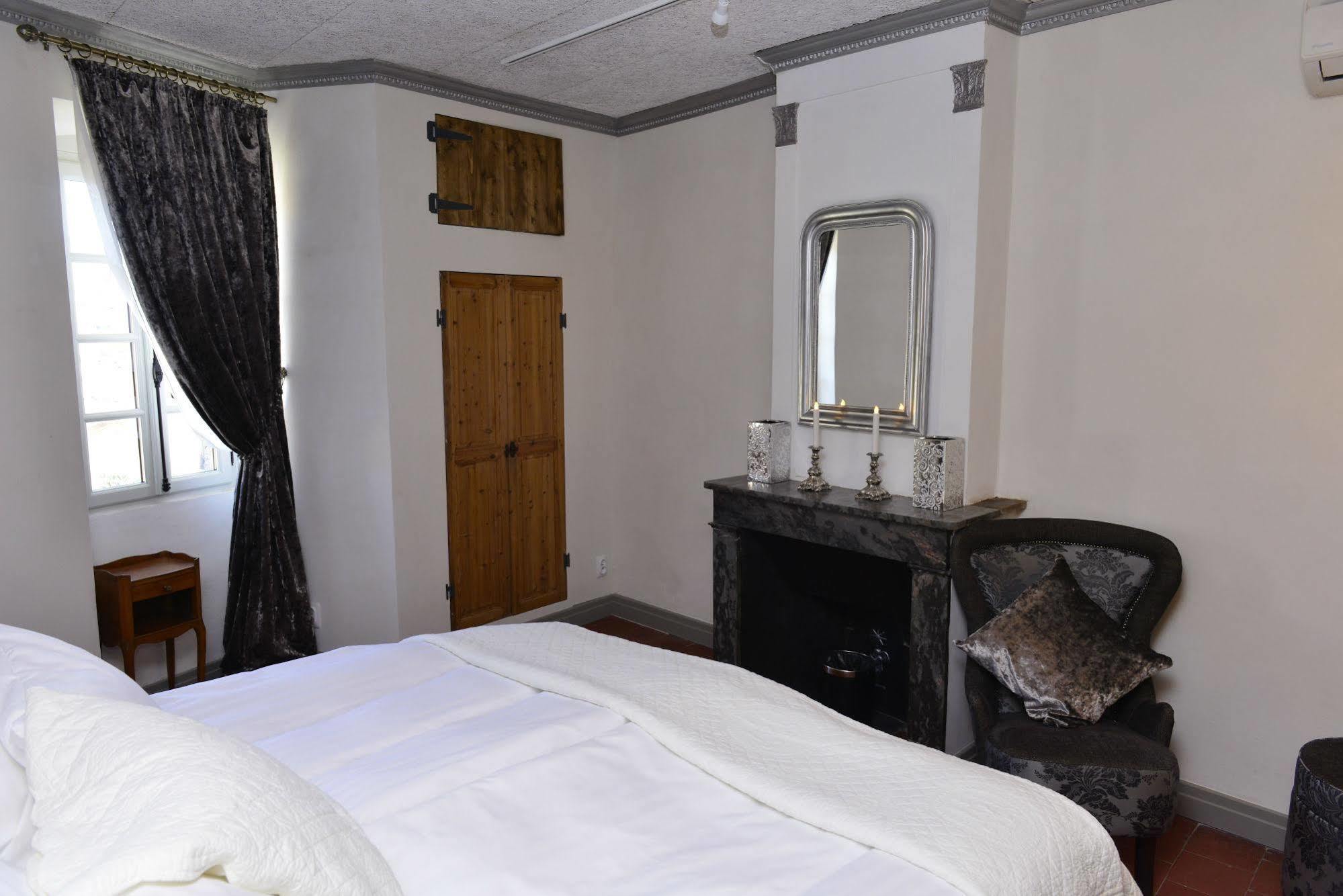 マルセイヤン Rue Galilee Bed & Breakfast エクステリア 写真