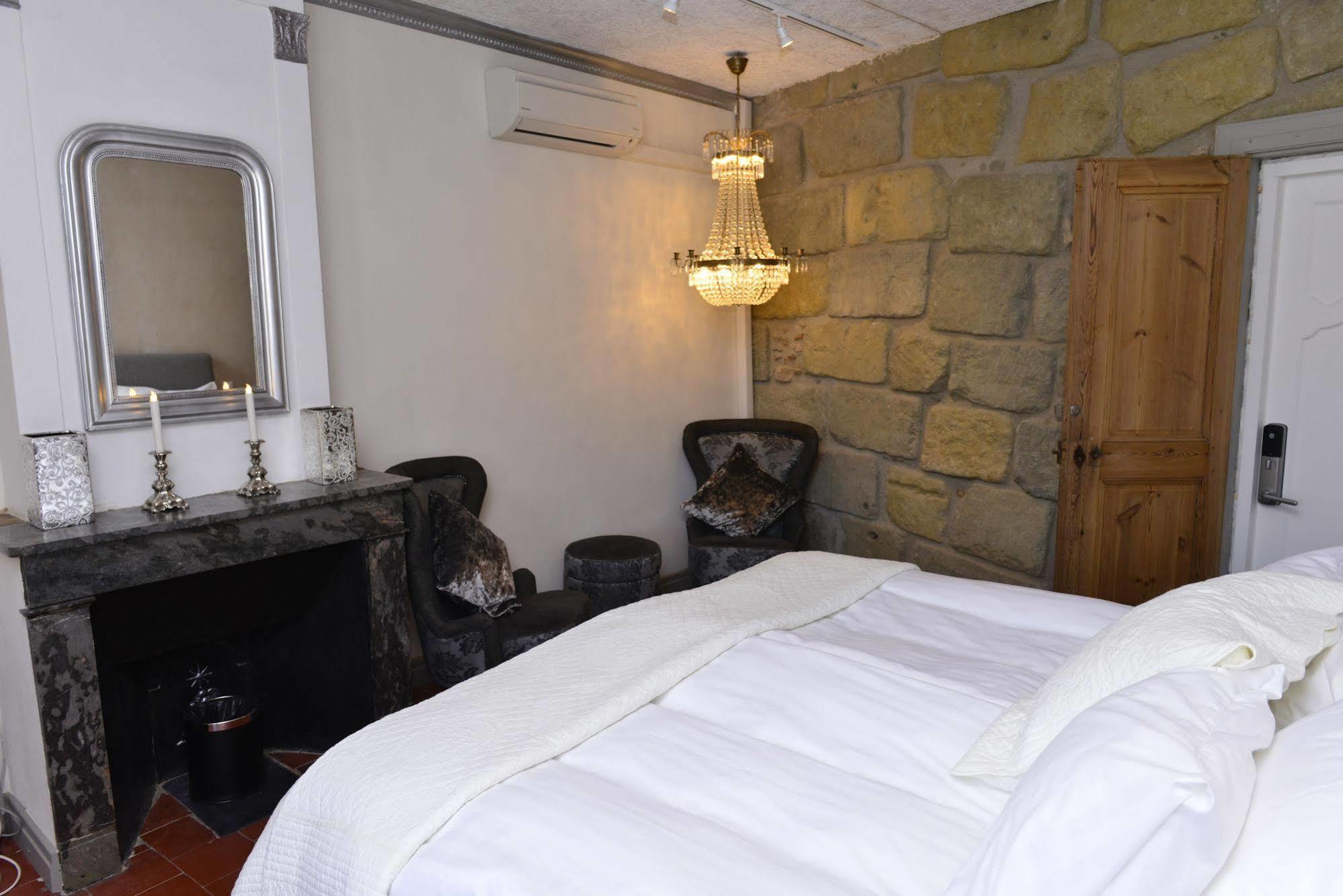 マルセイヤン Rue Galilee Bed & Breakfast エクステリア 写真