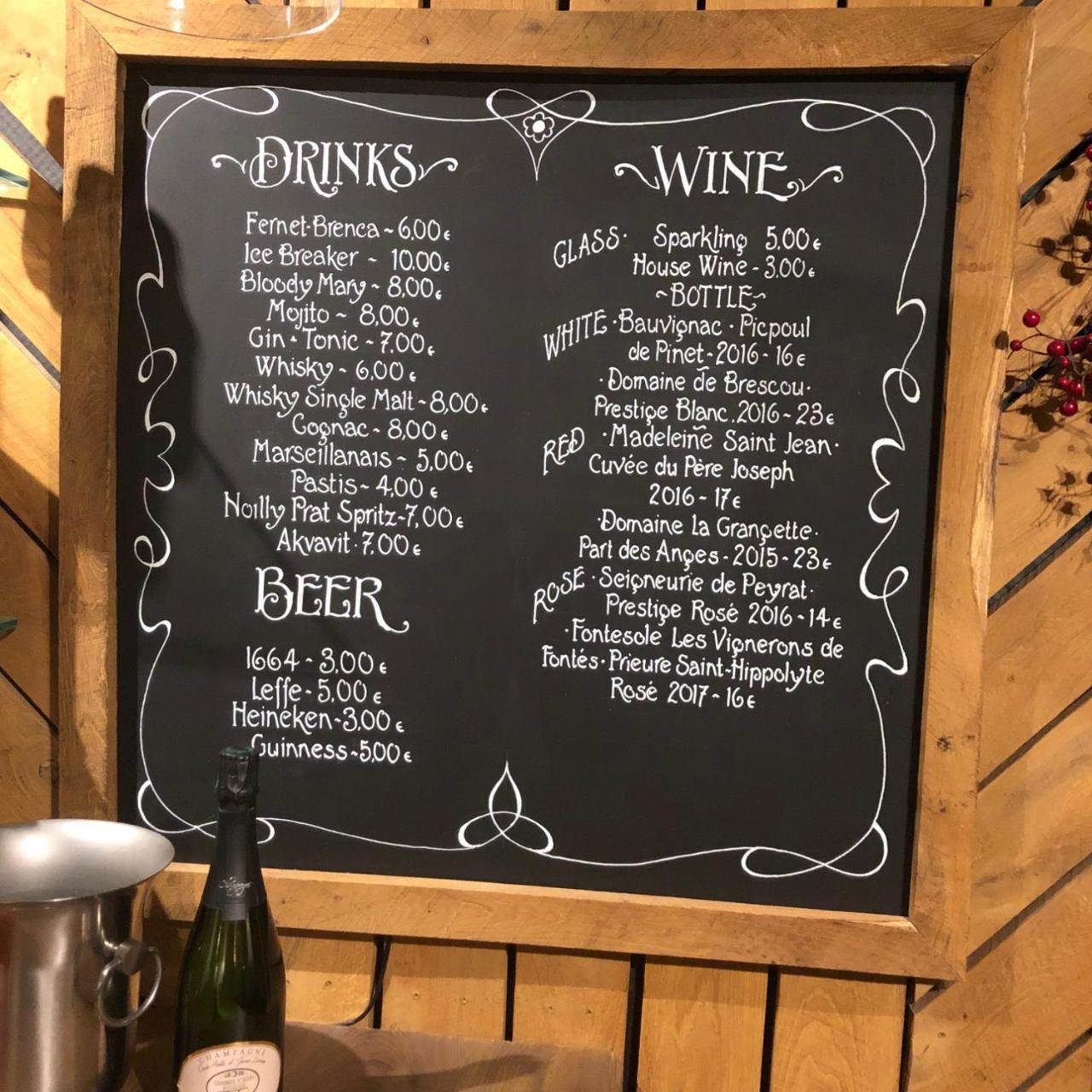 マルセイヤン Rue Galilee Bed & Breakfast エクステリア 写真