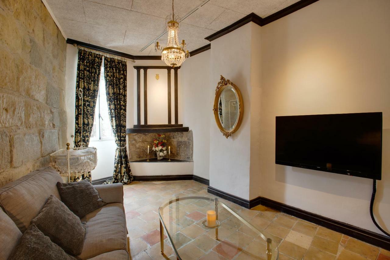 マルセイヤン Rue Galilee Bed & Breakfast エクステリア 写真
