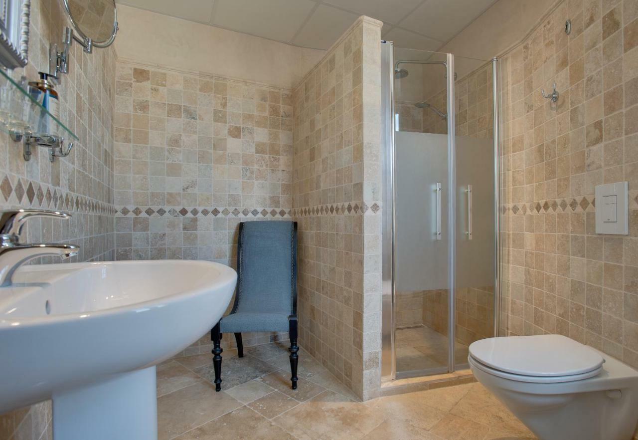 マルセイヤン Rue Galilee Bed & Breakfast エクステリア 写真