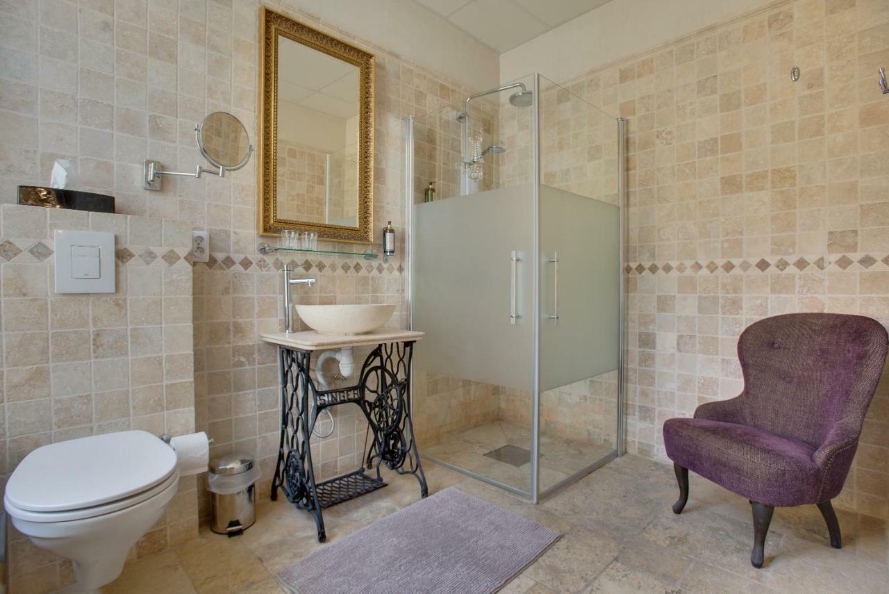 マルセイヤン Rue Galilee Bed & Breakfast エクステリア 写真