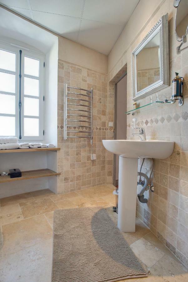 マルセイヤン Rue Galilee Bed & Breakfast エクステリア 写真