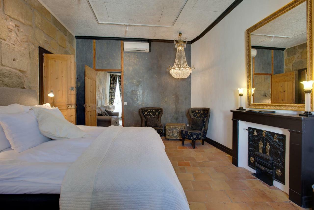 マルセイヤン Rue Galilee Bed & Breakfast エクステリア 写真